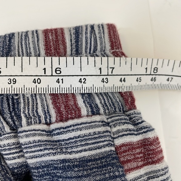 Rewind Shorts XL Crocheted Hem - Picture 10 of 13